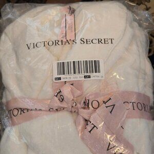 Victoria's Secret The Cozy Robe Will fit up to size 7/8 Brand new in packaging